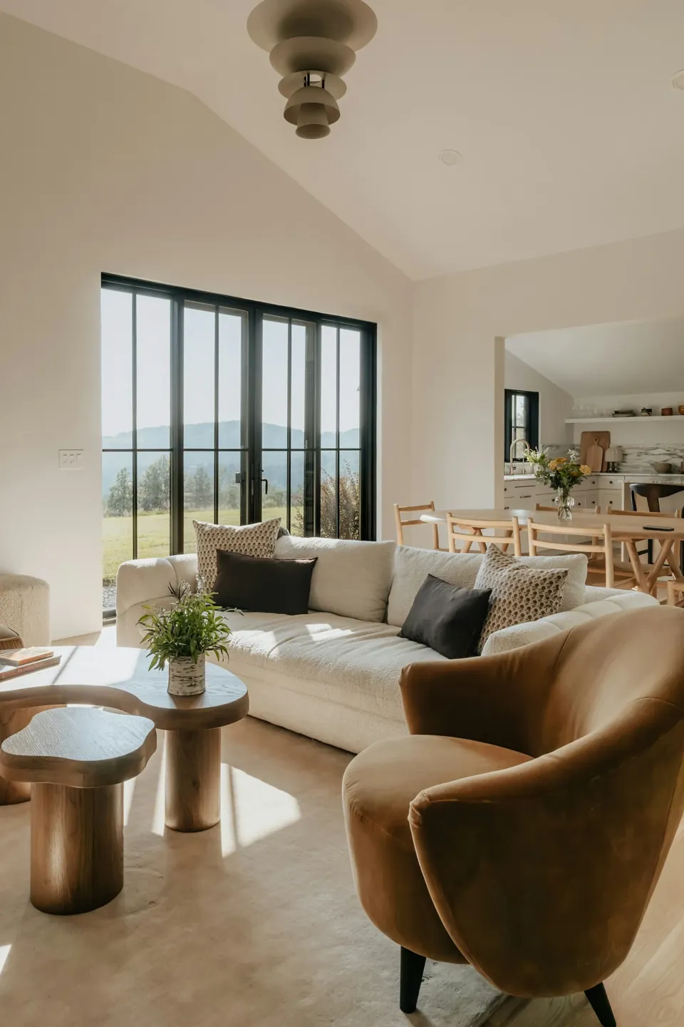 Intérieur lumineux d’un logement — photographie d’illustration