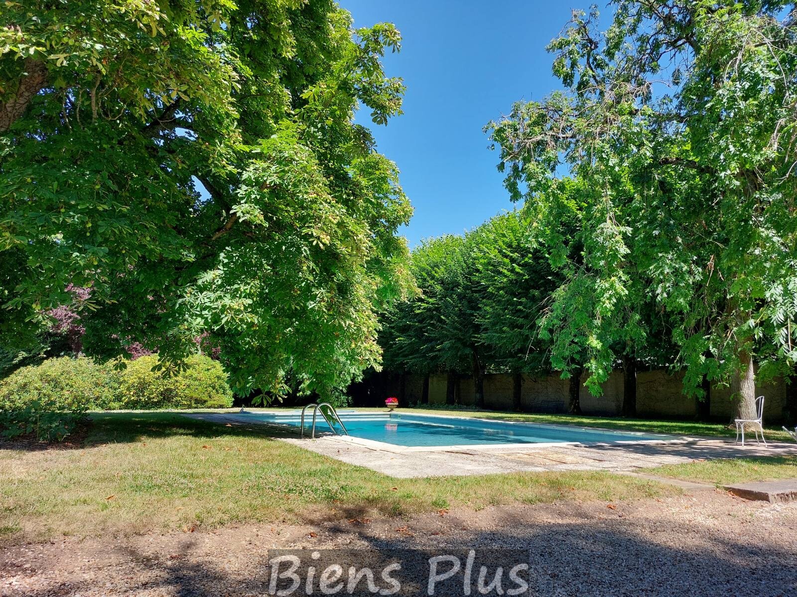 Propriété du 19ème avec piscine et parc arboré