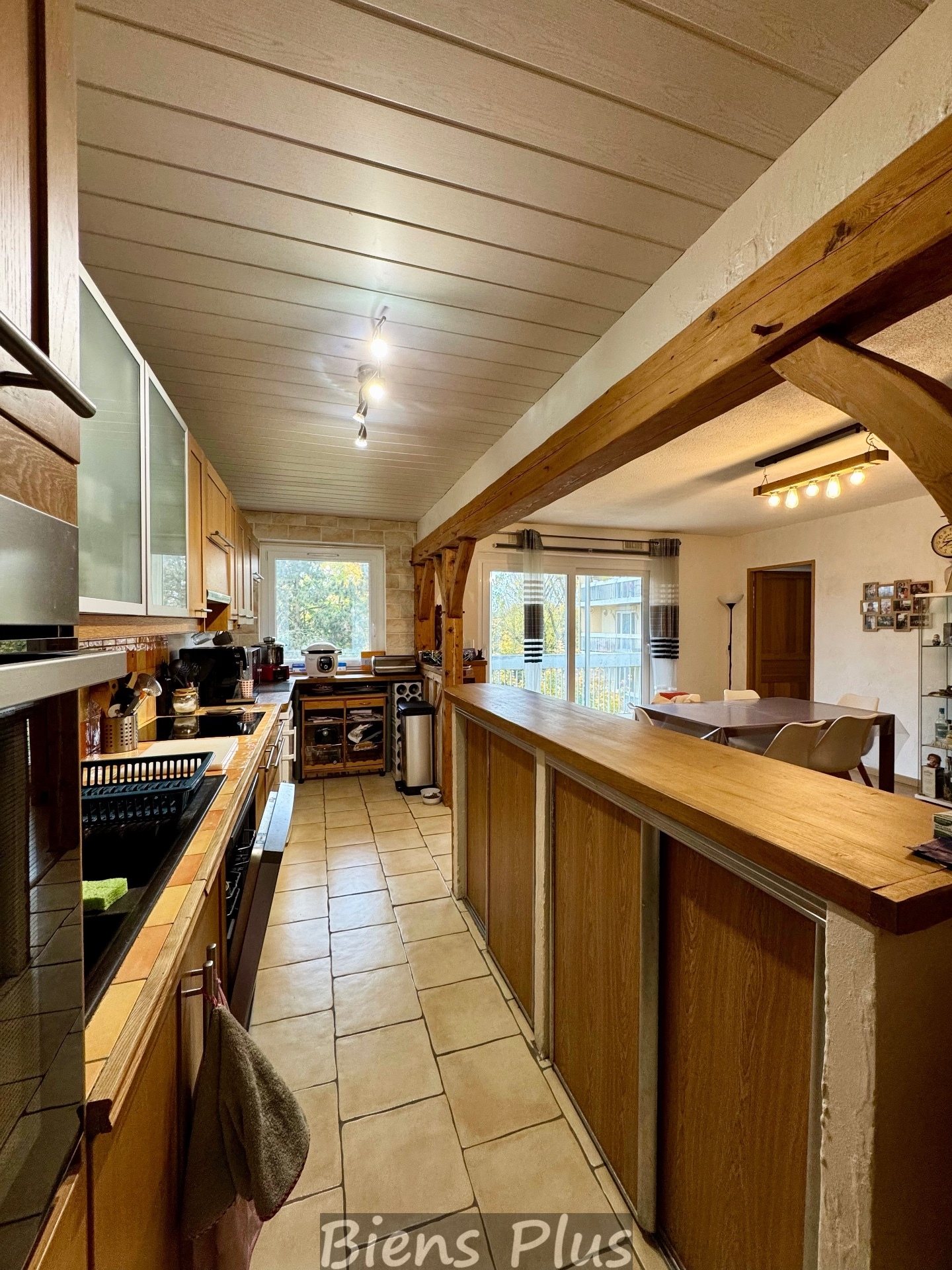 Appartement 96 m2 / 5 pièces / parking sous-sol / Cave