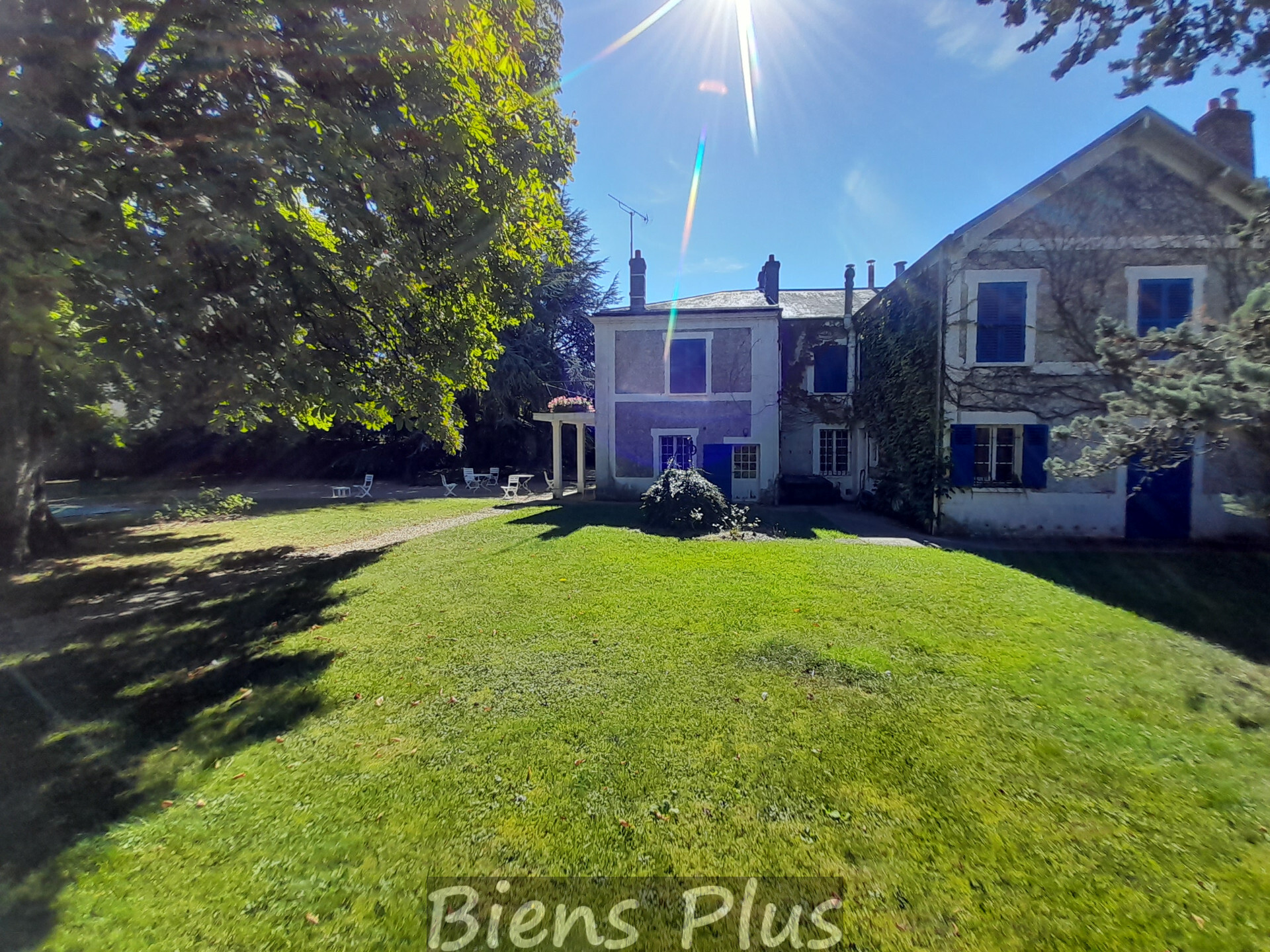 Propriété du 19ème avec piscine et parc arboré