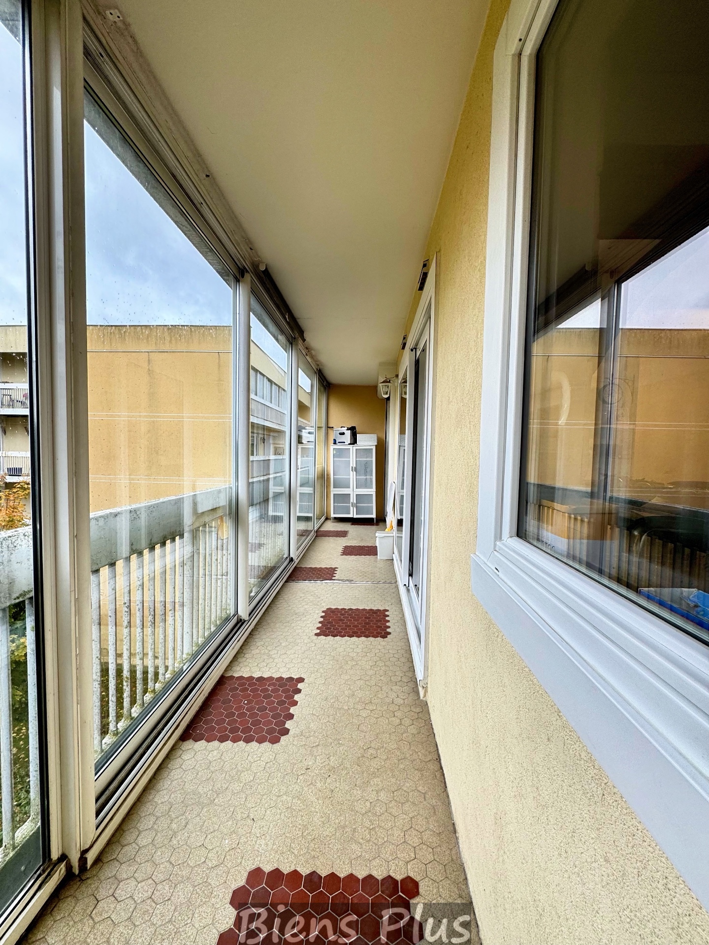 Appartement 96 m2 / 5 pièces / parking sous-sol / Cave