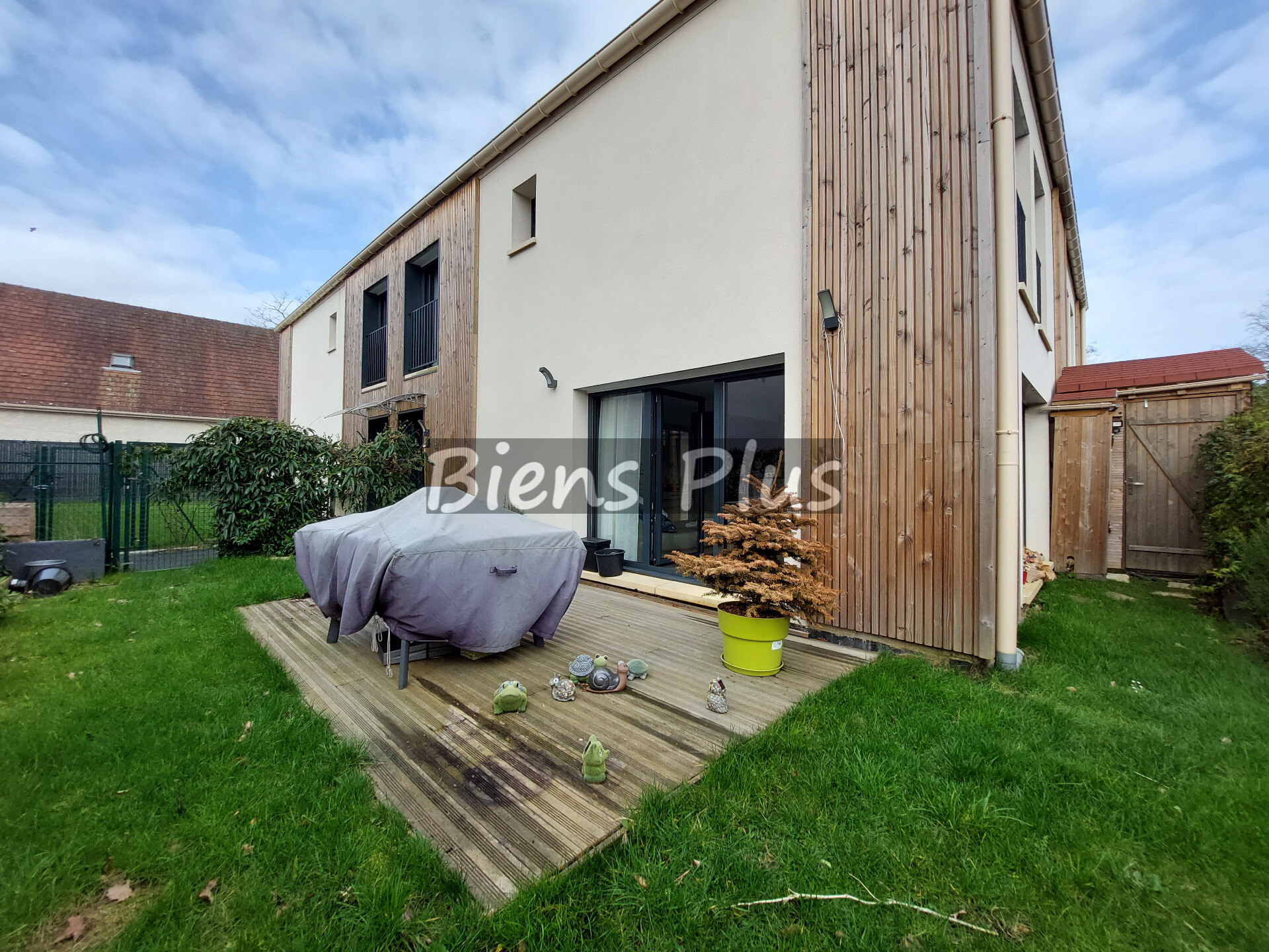 Maison avec jardin et parking